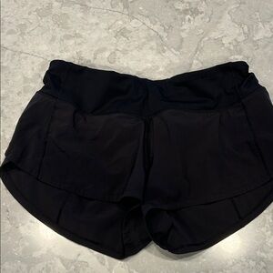 Lululemon Black 2.5 LR Hotty Hot Shorts